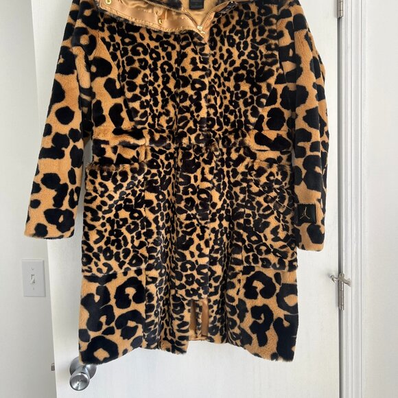 Nike Jordan Court-to-Runway Leopard Convertible 2-in-1 Faux Fur Jacket Sz Small - Picture 5 of 9